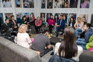 Edukovati pripadnike LGBT zajednice o njihovim pravima u...