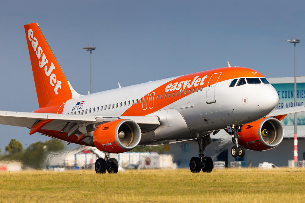 Avion EasyJet-a: Ilustracija, Foto: Shutterstock, Shutterstock