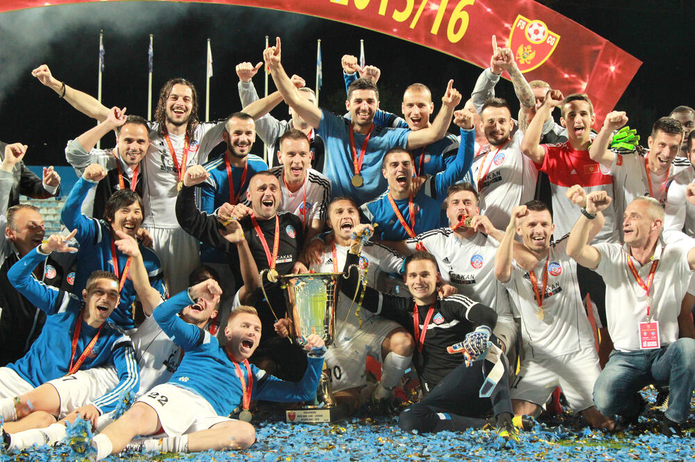 Fudbaleri Rudara nakon osvajanja Kupa 2016., Foto: Filip Roganovic