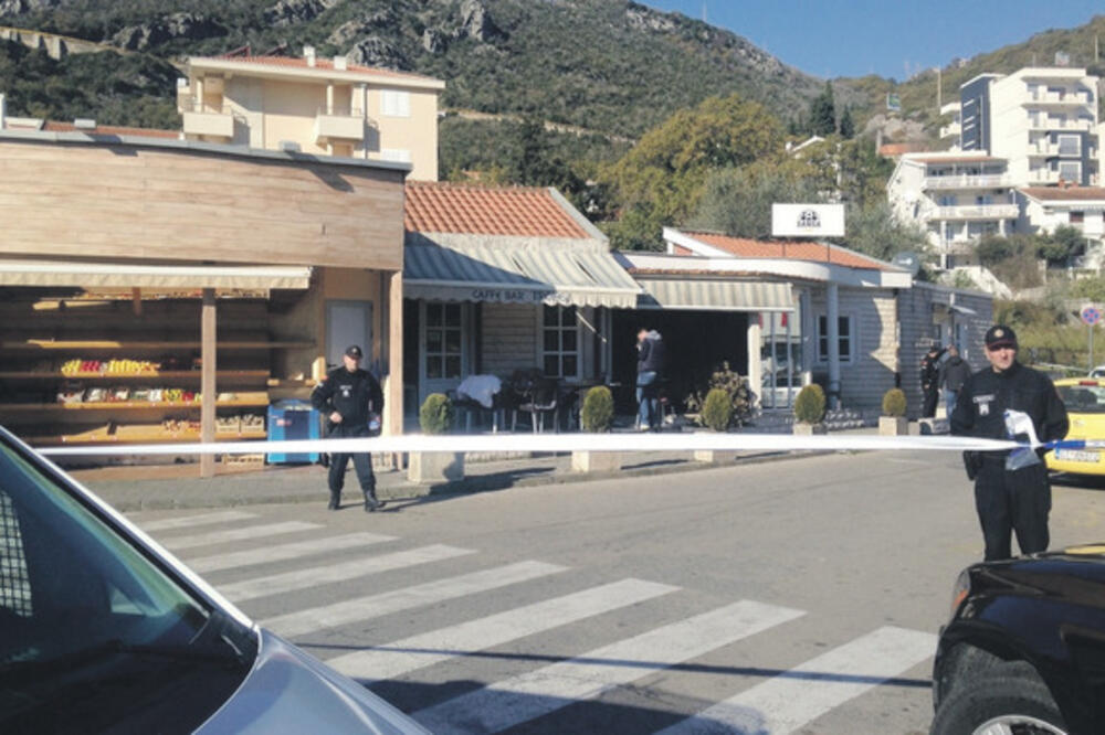 Policija na mjestu ubistva u Bečićima, Foto: Arhiva Vijesti