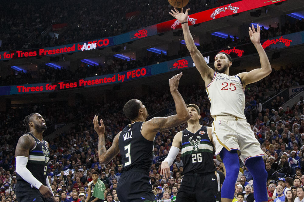 Ben Simons na meču sa Milvokijem, Foto: AP