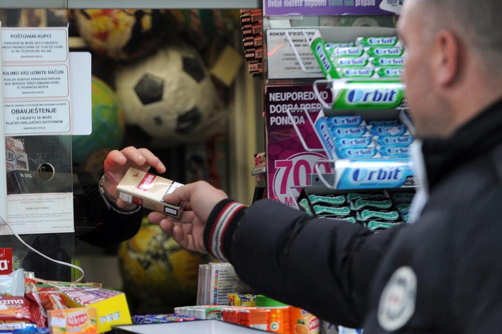 Legalni trgovci počeli sa objavljivanjem novog cijenovnika, Foto: Savo Prelević