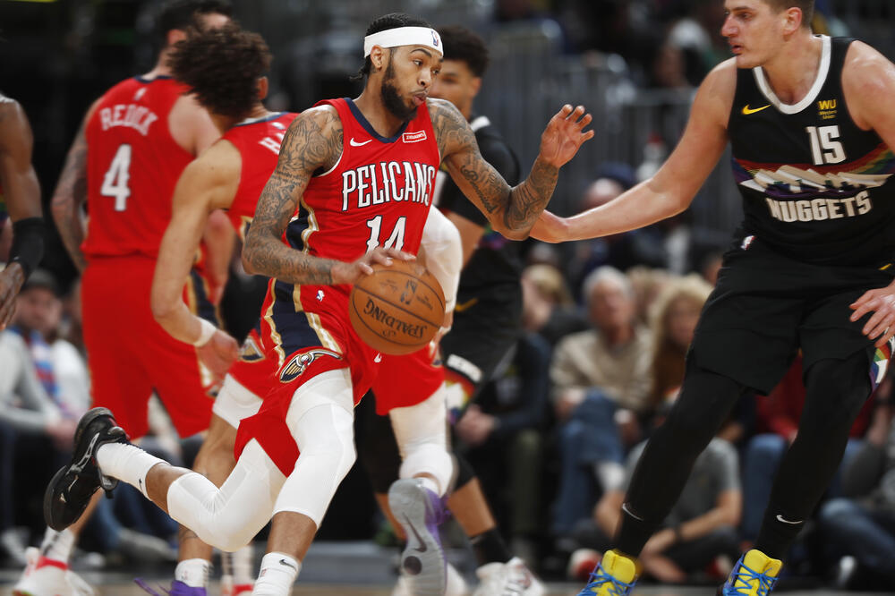 Detalj sa meča Nju Orleans-Denver: Duel Brendona Ingrama i Nikole Jokića, Foto: BETA/AP