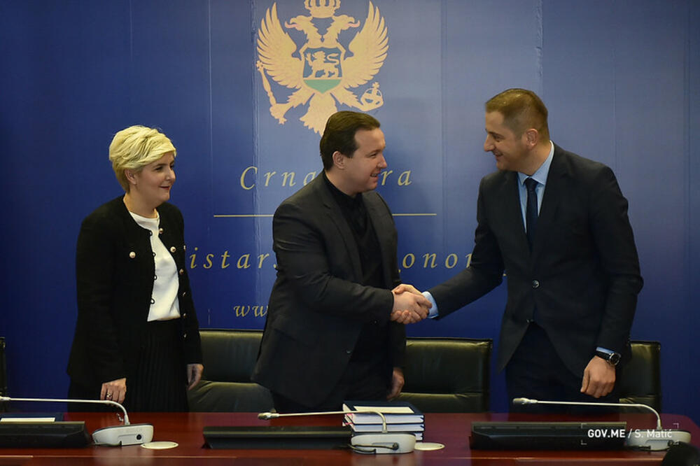 Sa potpisivanja ugovora, Foto: Vlada Crne Gore