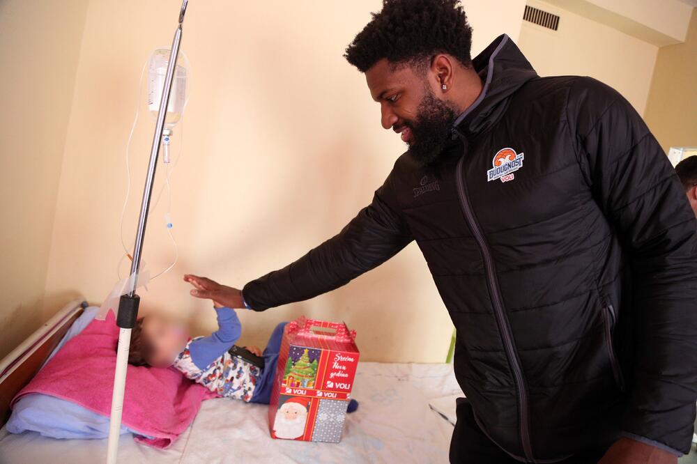 Hasan Martin u posjeti Institutu za bolesti djece, Foto: KK Budućnost