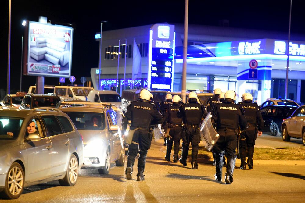 Sa intervencije policije u Zeti, Foto: Boris Pejović, Boris Pejović