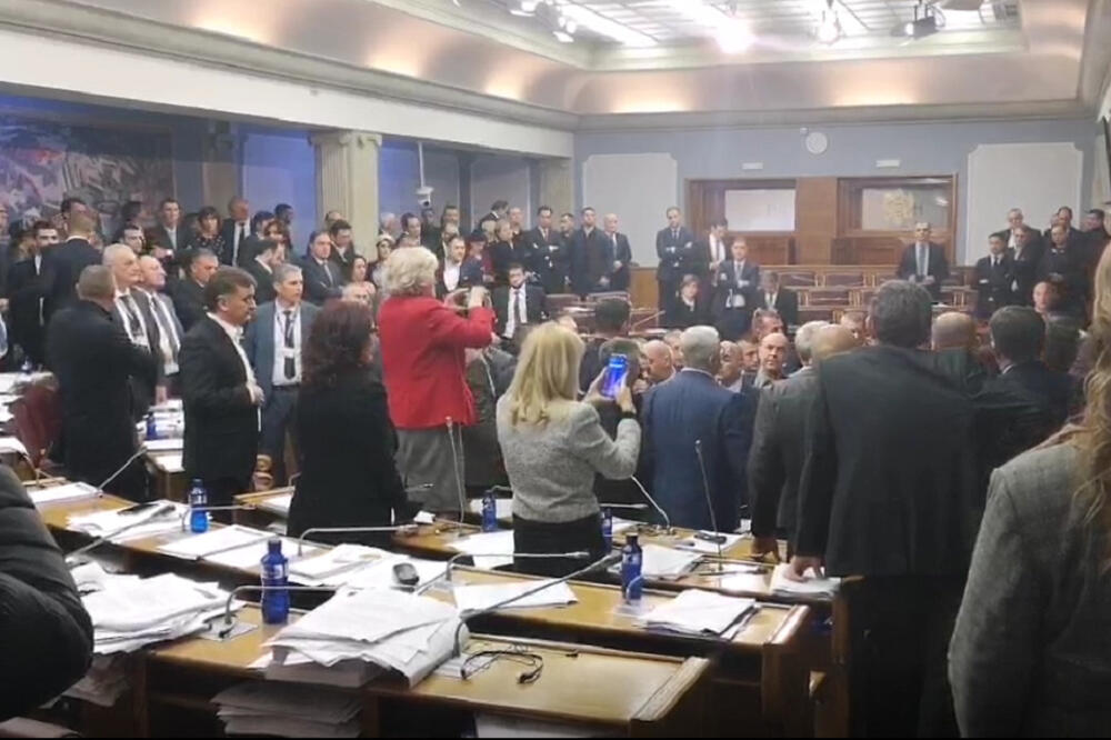 Incident u parlamentu, Foto: Screenshot