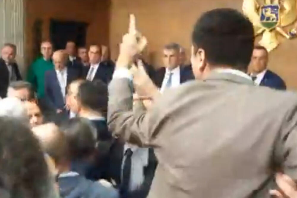 Incident u Skupštini (, Foto: Screenshot/Youtube