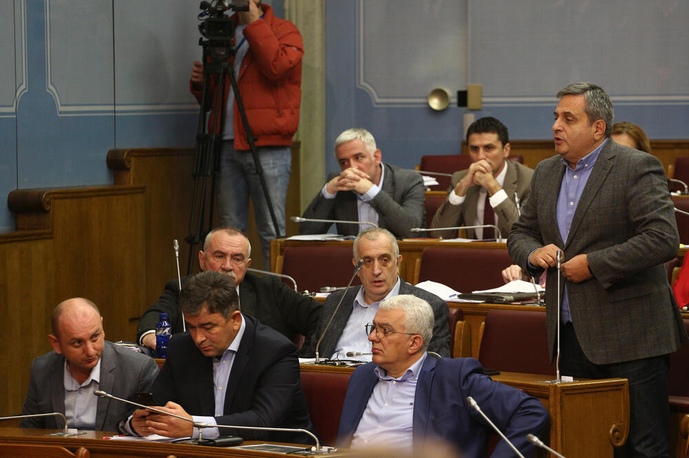 Poslanici DF-a na sjednici, Foto: Savo Prelević