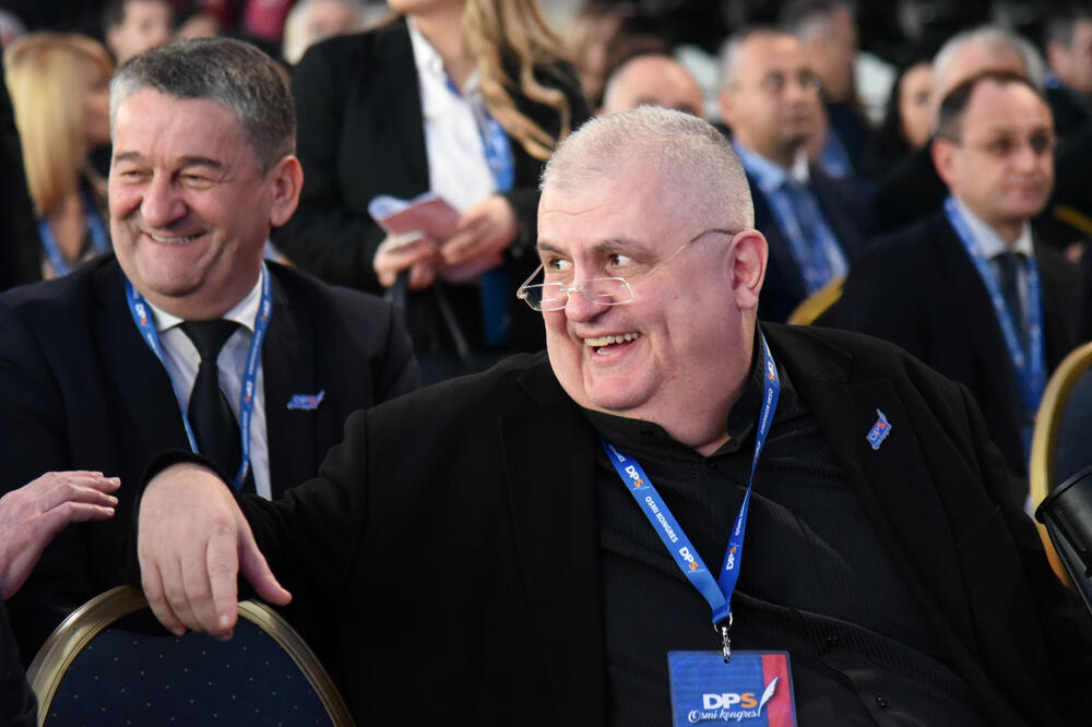 Čanak na Kongresu DPS, Foto: Boris Pejović