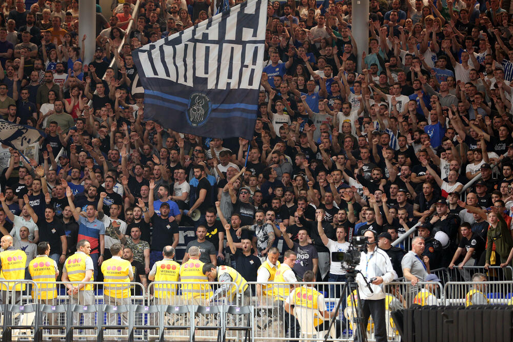 Varvari na prošlosezonskom meču protiv Crvene zvezde u "Morači", Foto: Filip Roganović