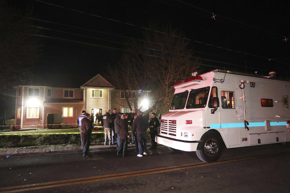 Sa mjesta napada u Monsiju, Foto: AP