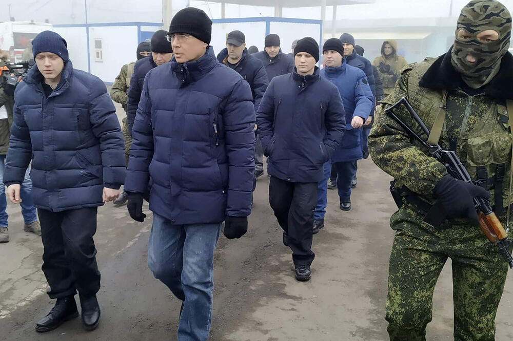 Prva razmjena zarobljenika Dombasa i Kijeva u posljednje dvije godine, Foto: AP