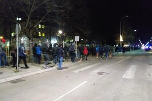 Nikšić: Više stotina građana protestovalo blizu rodne kuće Mila...