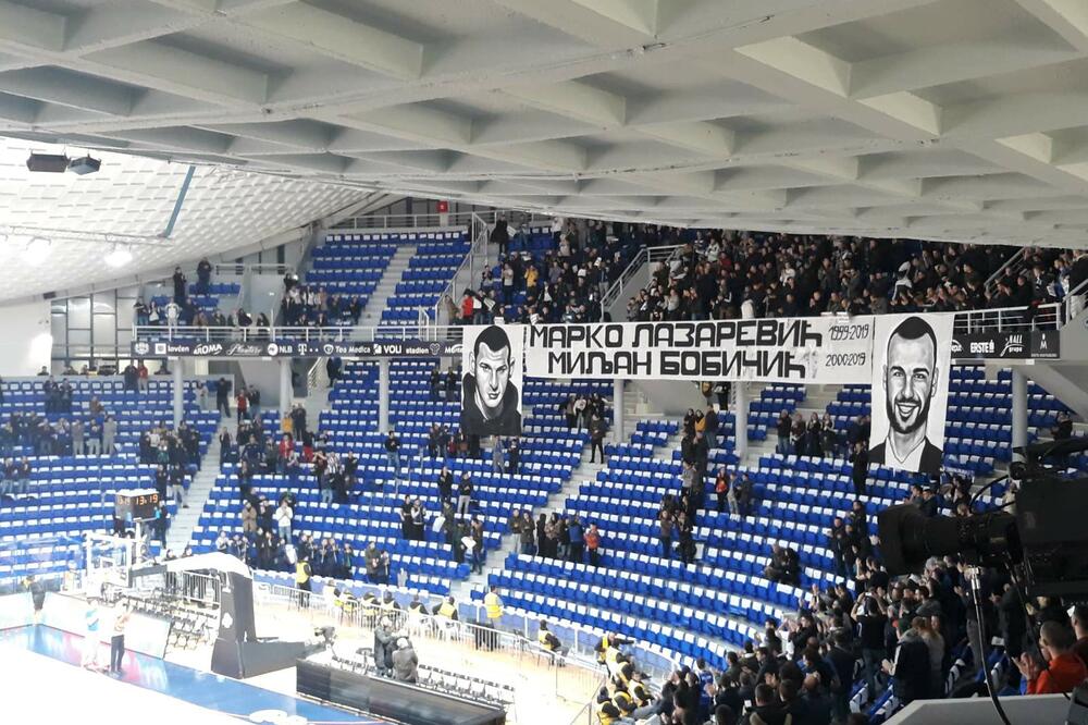 Transparent na tribinama