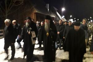 Joanikije predvodio litiju ulicama Žabljaka