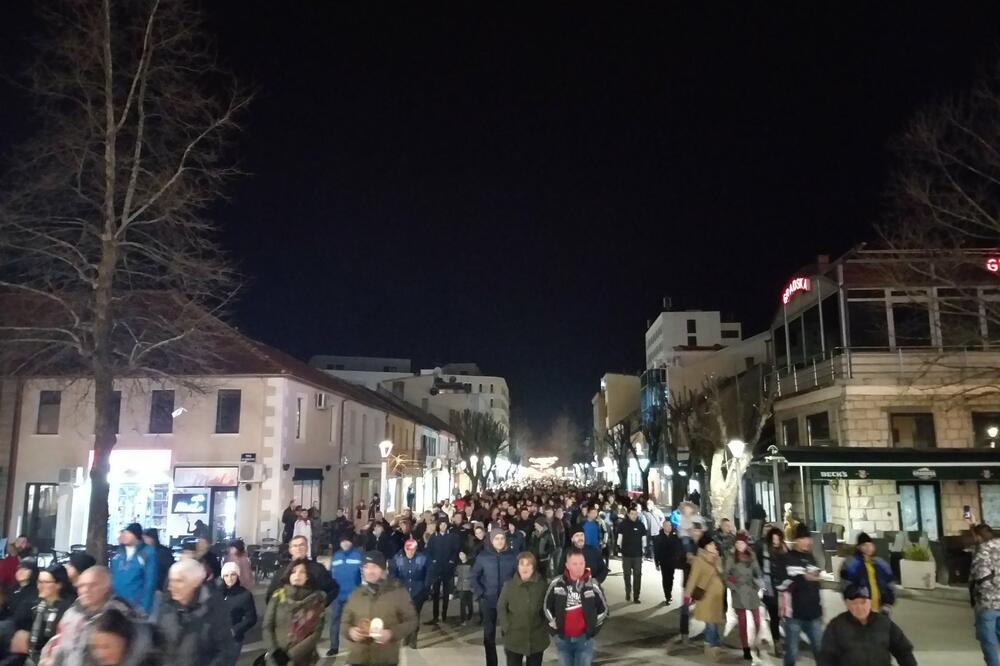 Sa litije ulicama Nikšića, Foto: Svetlana Mandić