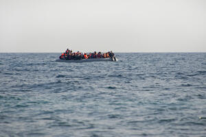 Osam migranata se udavilo, sedam nestalo iz čamca kjoji se...