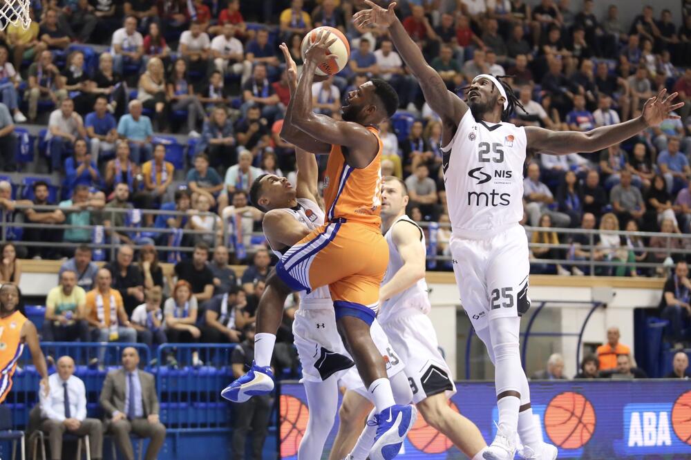 Džejkob Pulen je bio najefikasniji u porazu Mornara od Partizana u Baru sa 76:65, Foto: Mornar/Media Pro