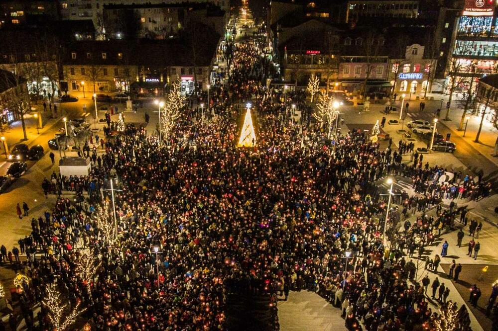 Sa litije u Nikšiću, Foto: Saša Milović