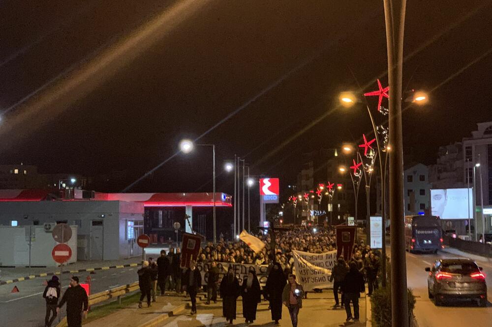 Litija u Budvi, Foto: Vuk Lajović