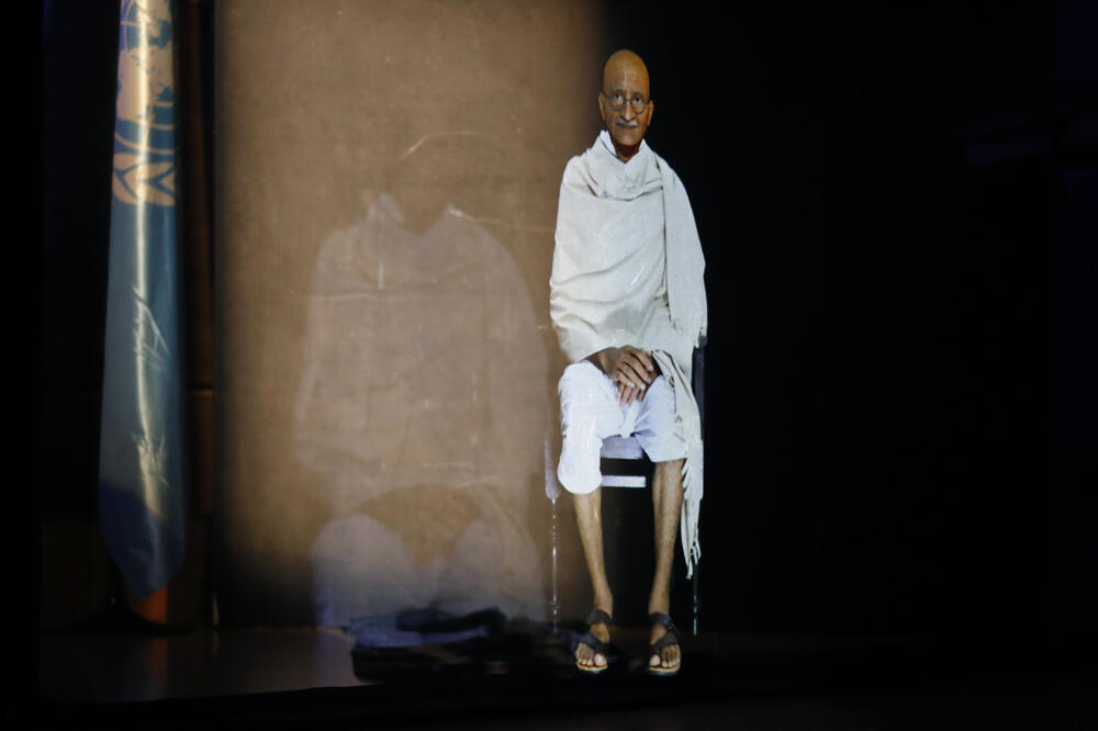 Hologram na UNESCO-voj konferenciji: Mahatma Gandi, Foto: AP