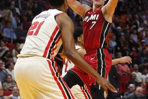 Snajperista Dragić, meč-viner Dejvis