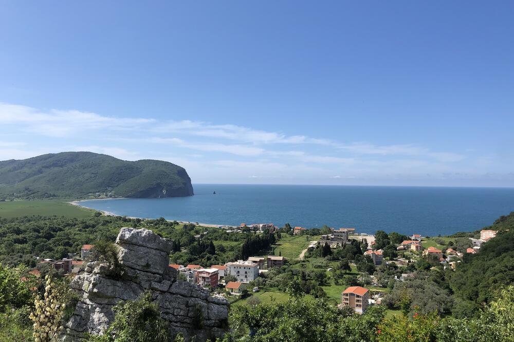 Uvala još praktično netaknuta: Buljarica, Foto: Vuk Lajović
