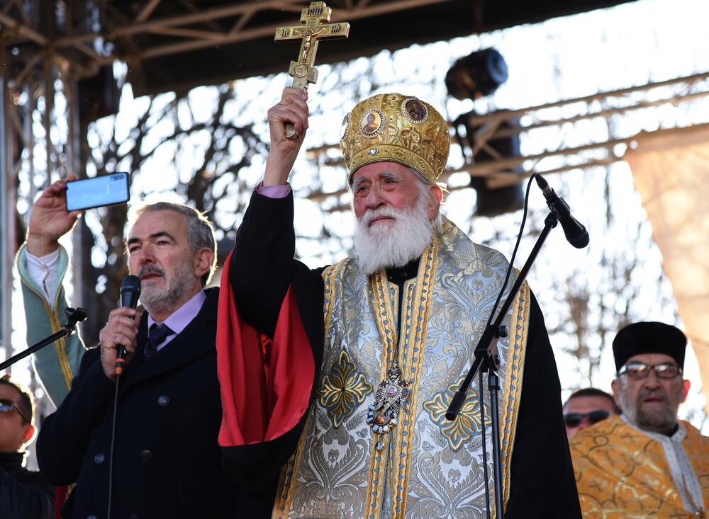 Sa nalaganja badnjaka ispred Dvora kralja Nikole