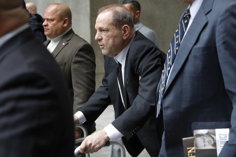 Vajnštajn po izlasku sa suđenja u Njujorku, Foto: AP