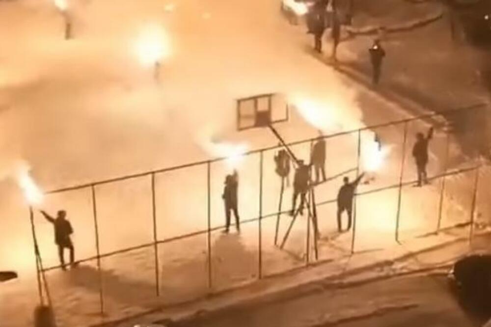 Palili baklje u centru grada, Foto: Screenshot/Facebook