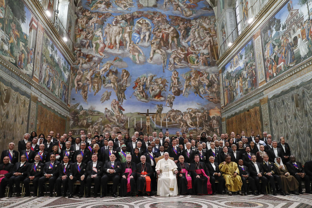 Papa Franjo sa ambasadorima akreditovanim u Vatikanu, Foto: AP