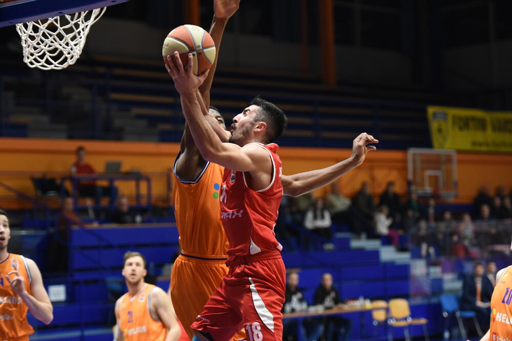 Milutin Đukanović na meču protiv Heliosa