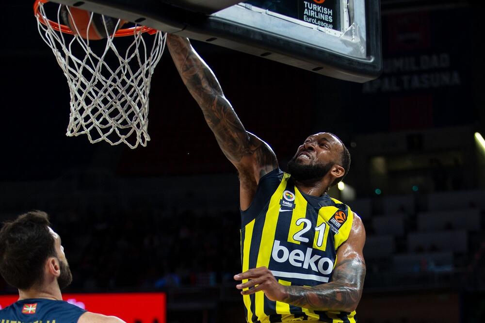 Derik Vilijams na meču sa Baskonijom