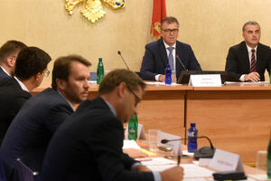 Opozicija ne vjeruje da DPS iskreno pruža ruku