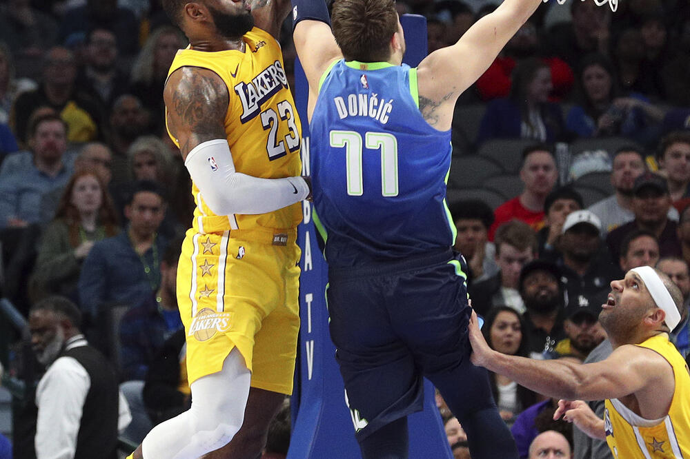 Džejms i Dončić, Foto: AP