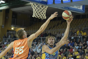 Samo pobjeda Barane drži u igri za plej-of