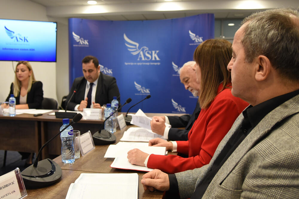 Članovi Savjeta Agencije na jednoj od prethodnih sjednica, Foto: Luka Zeković