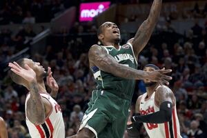 Strašni trio Milvokija, Lejkersi slavili bez Lebrona i Dejvisa