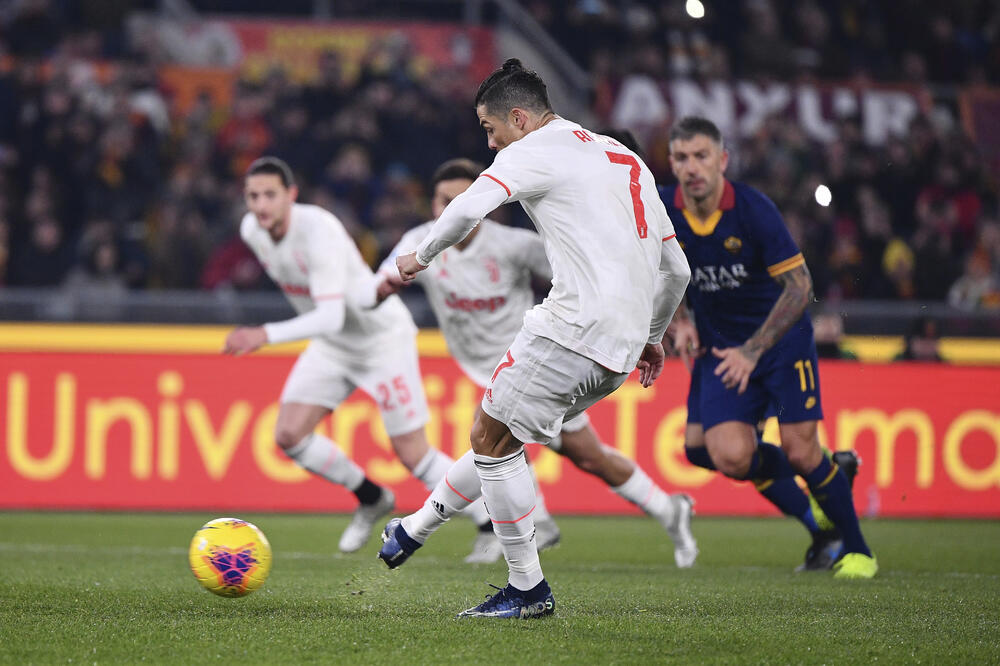 Ronaldo pogađa penal za 2:0, Foto: Beta/AP