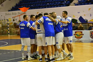 Sutjeska nastavila seriju