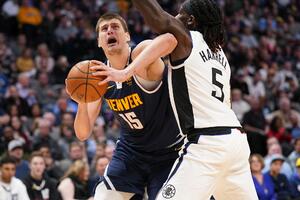 Denveru derbi Zapada, San Antonio nadoknadio minus 18