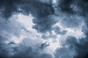 Oluja Brendan: Hiljade ljudi bez struje