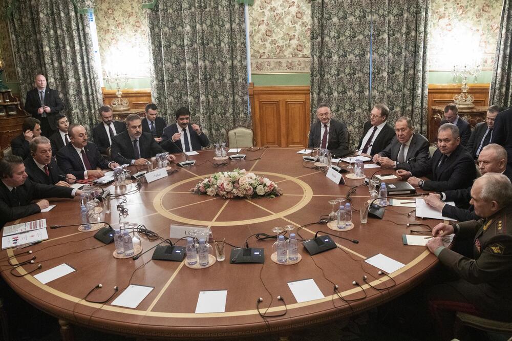 Turske i ruske diplomate bili su posrednici u pregovorima između dvije libijske delegacije, Foto: Beta/AP