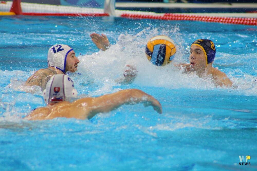 Bogdan Đurđić u duelu sa Slovacima, Foto: WP news