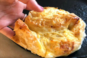 Od gotovih kora: Domaći pužići sa sirom