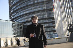 Razmatraju zahtjev za ukidanje imuniteta Pudždemonu