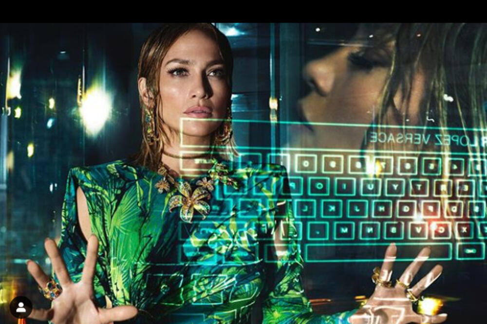 Dženifer Lopez u Versaće kampanji, Foto: Instagram