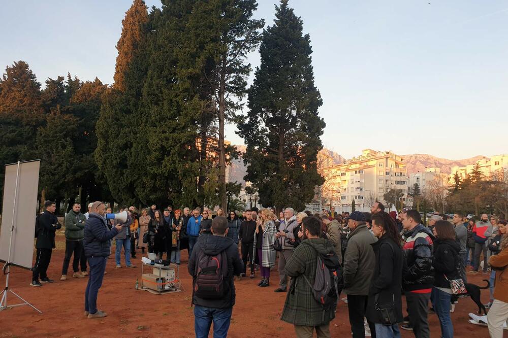 Sa obilježavanja godišnjice sječe čempresa u Baru, Foto: Privatna arhiva