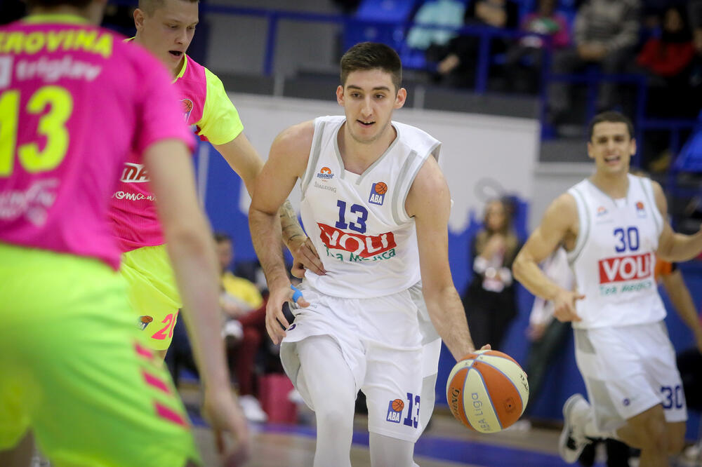 Razlika u kvalitetu i iskustvu: Aleksa Ilić na prvoj utakmici sa Megom, Foto: Mega Bemax/Ivica Veselinov